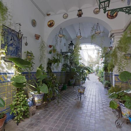 Castilla Triana Courtyard By Valcambre Sevilla Exterior foto