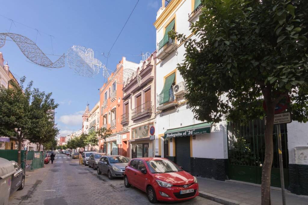 Castilla Triana Courtyard By Valcambre Sevilla Exterior foto