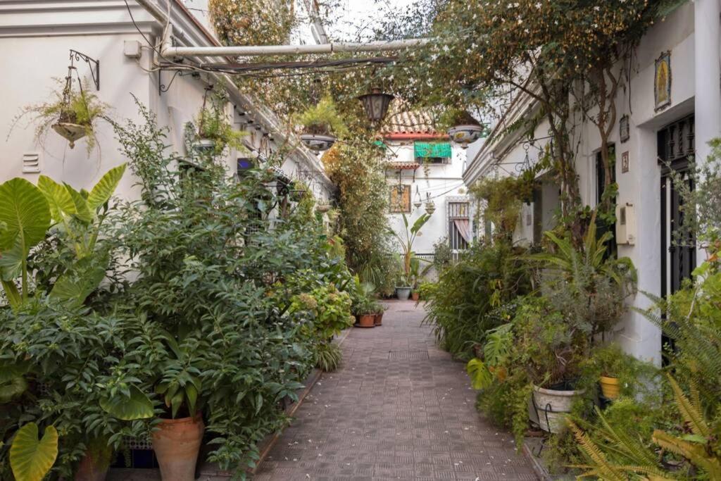 Castilla Triana Courtyard By Valcambre Sevilla Exterior foto