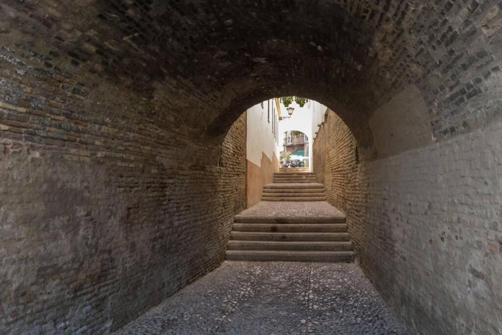 Castilla Triana Courtyard By Valcambre Sevilla Exterior foto