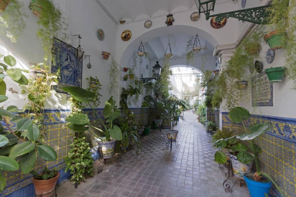 Castilla Triana Courtyard By Valcambre Sevilla Exterior foto